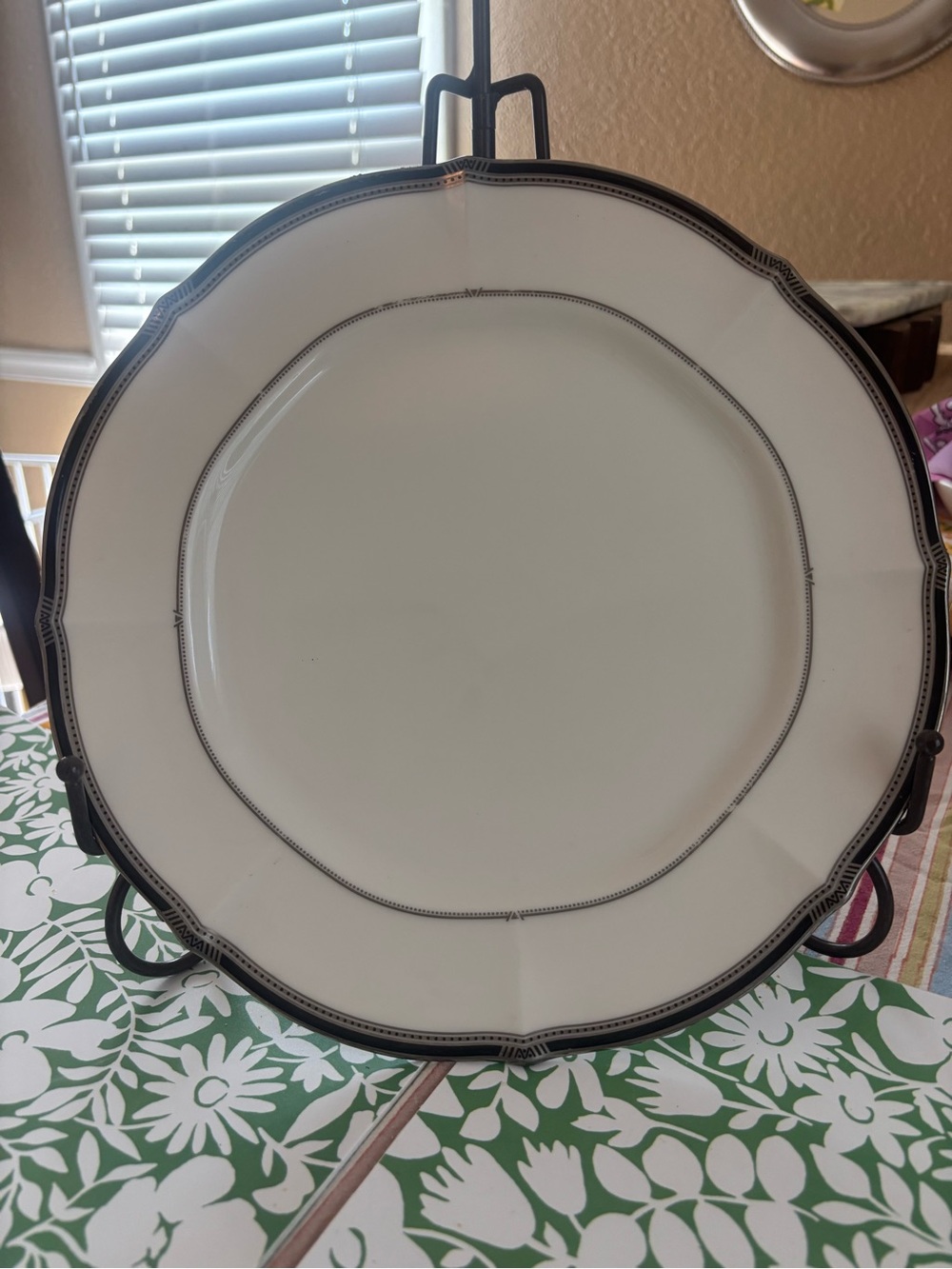 Noritake White Porcelain Dinner Plate with Black Trim